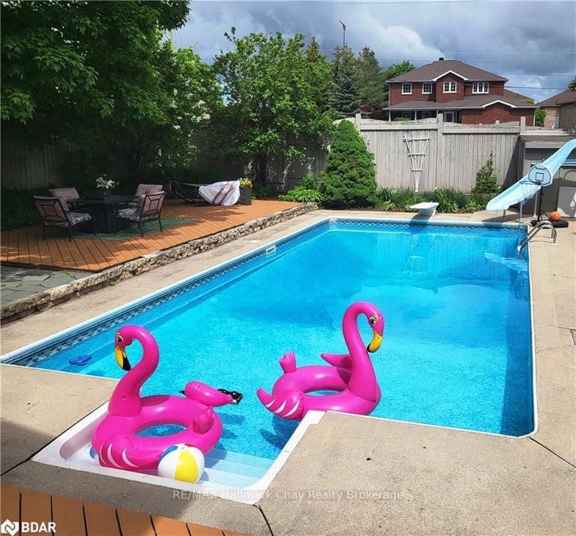 Listing Image 11