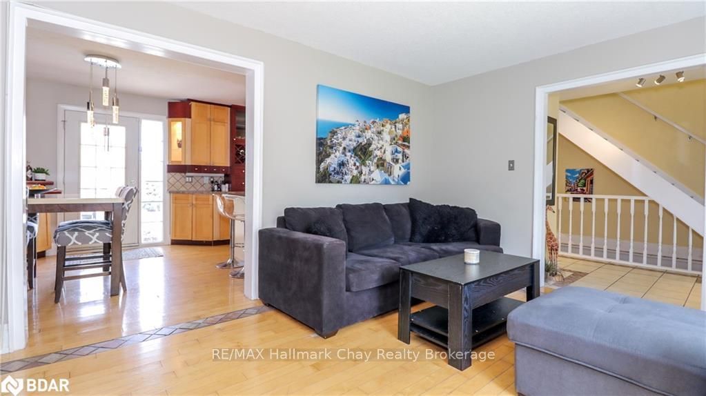 Listing Image 22