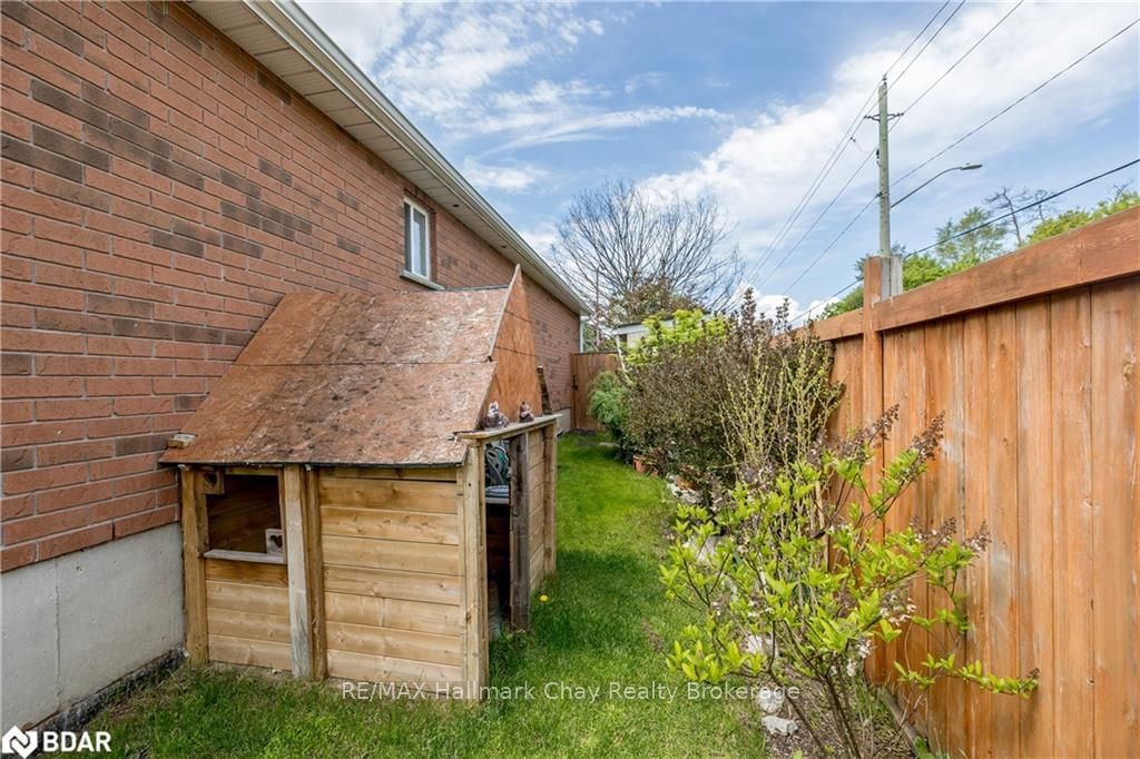 Listing Image 40