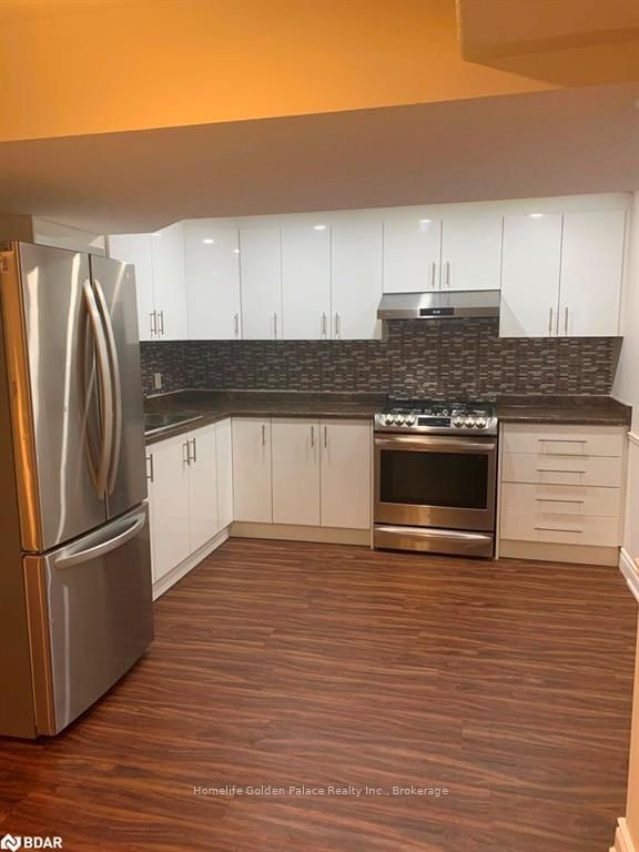 13 Dykstra Dr, Barrie, L4N 0E1 | Image 2