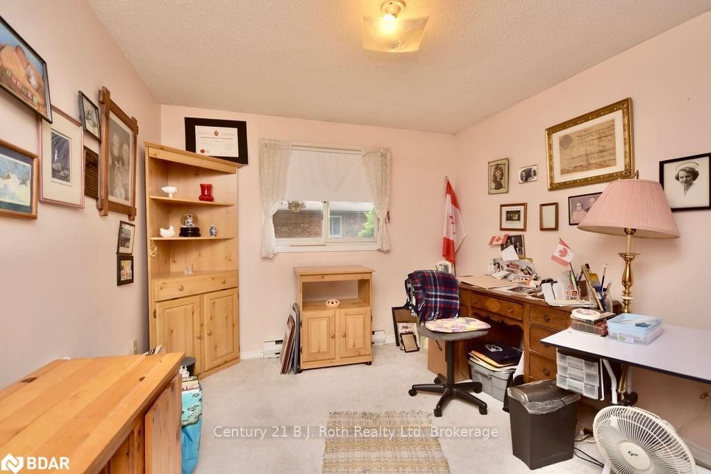 Listing Image 12