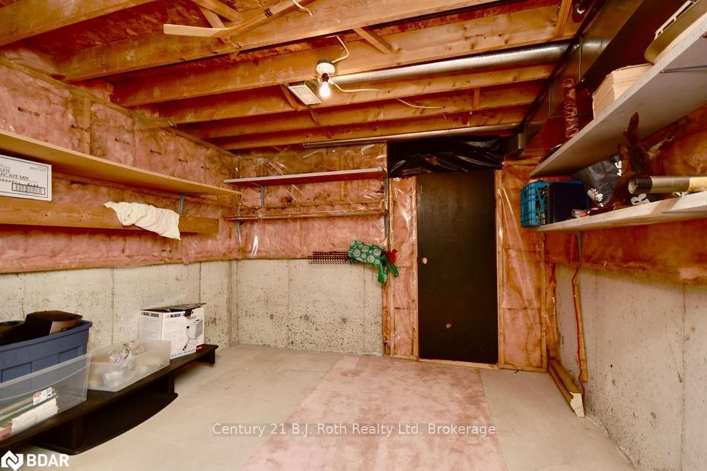 Listing Image 18