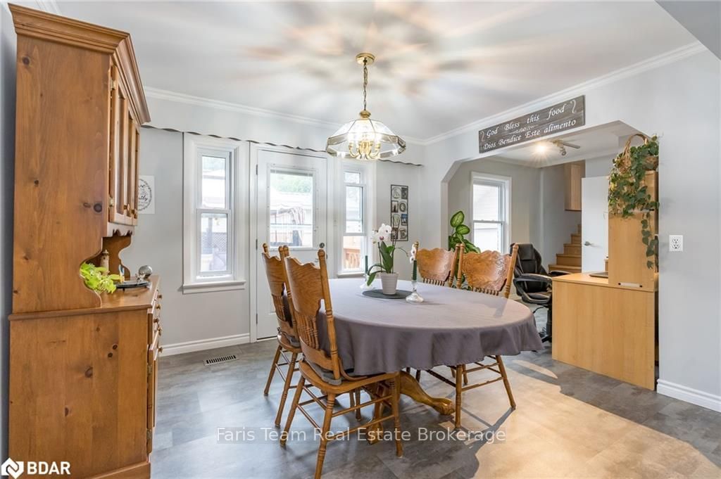 Listing Image 10