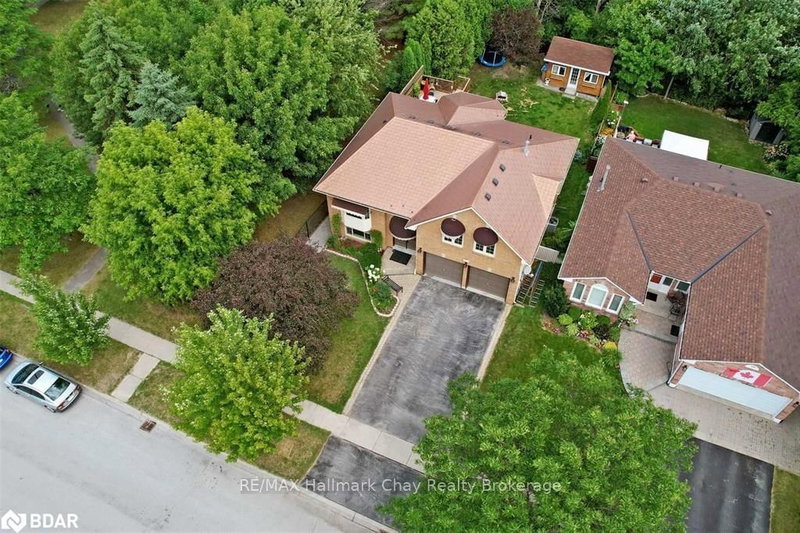 17 Barre Dr, Barrie, L4N 7N6 | Image 3