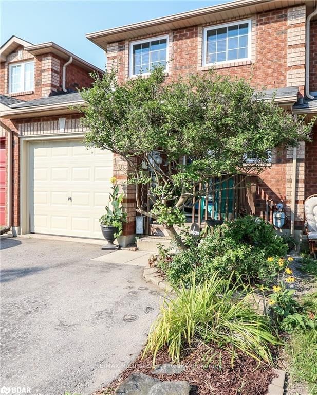 193 Nathan Cres, Barrie, L4N 0S4 | Image 2