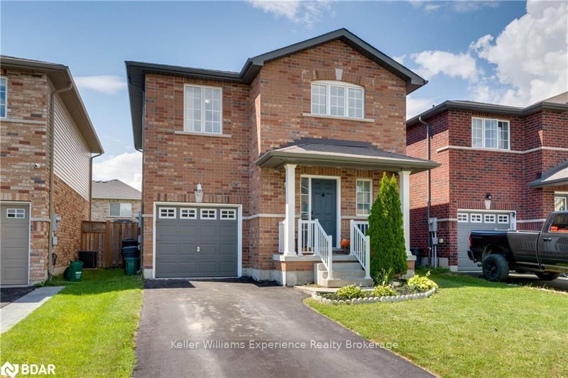 77 White Cres, Barrie, L4N 5Z9 | Image 2