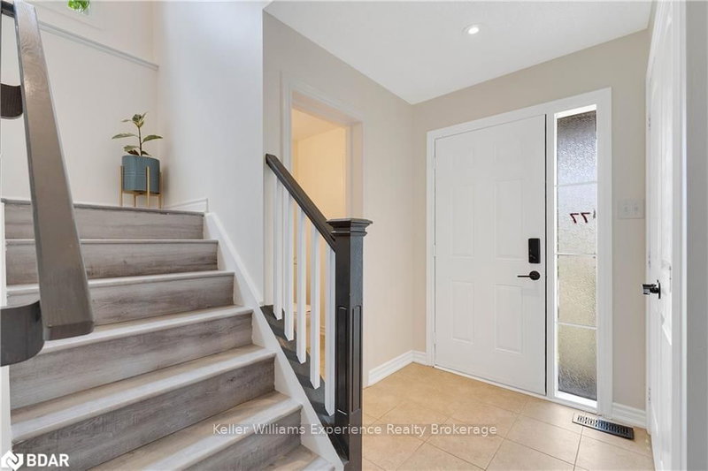 77 White Cres, Barrie, L4N 5Z9 | Image 3