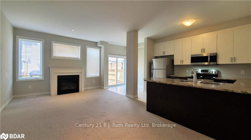 5 Gregory Ave, Collingwood, L9Y 0Z5 | Image 3