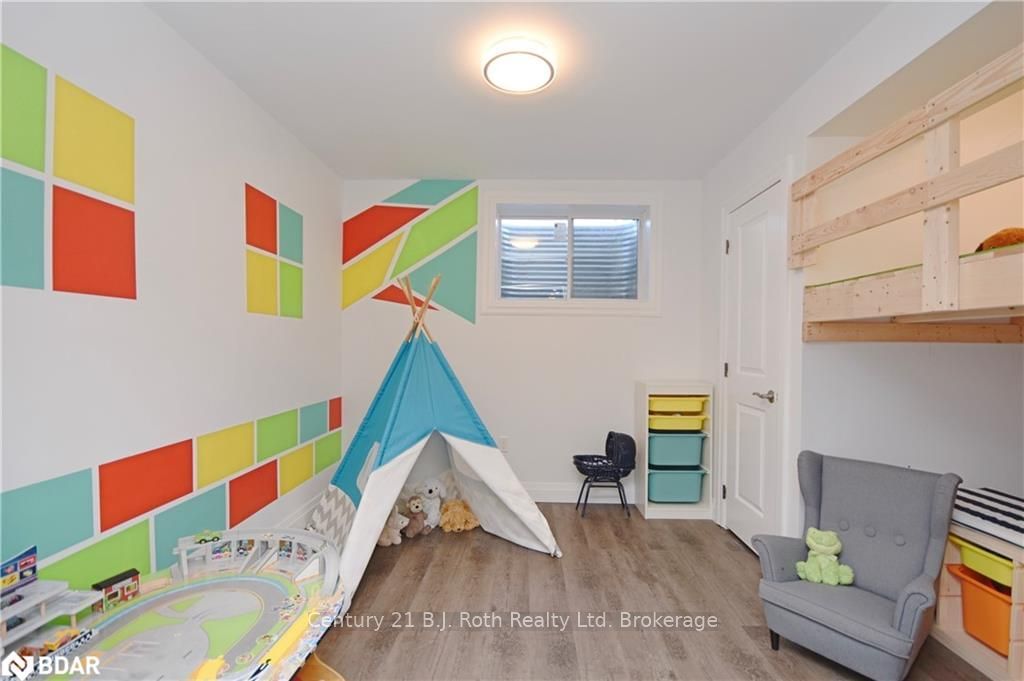 Listing Image 21