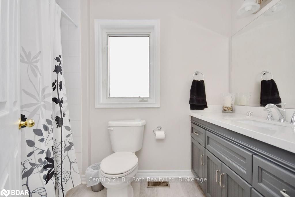 Listing Image 17