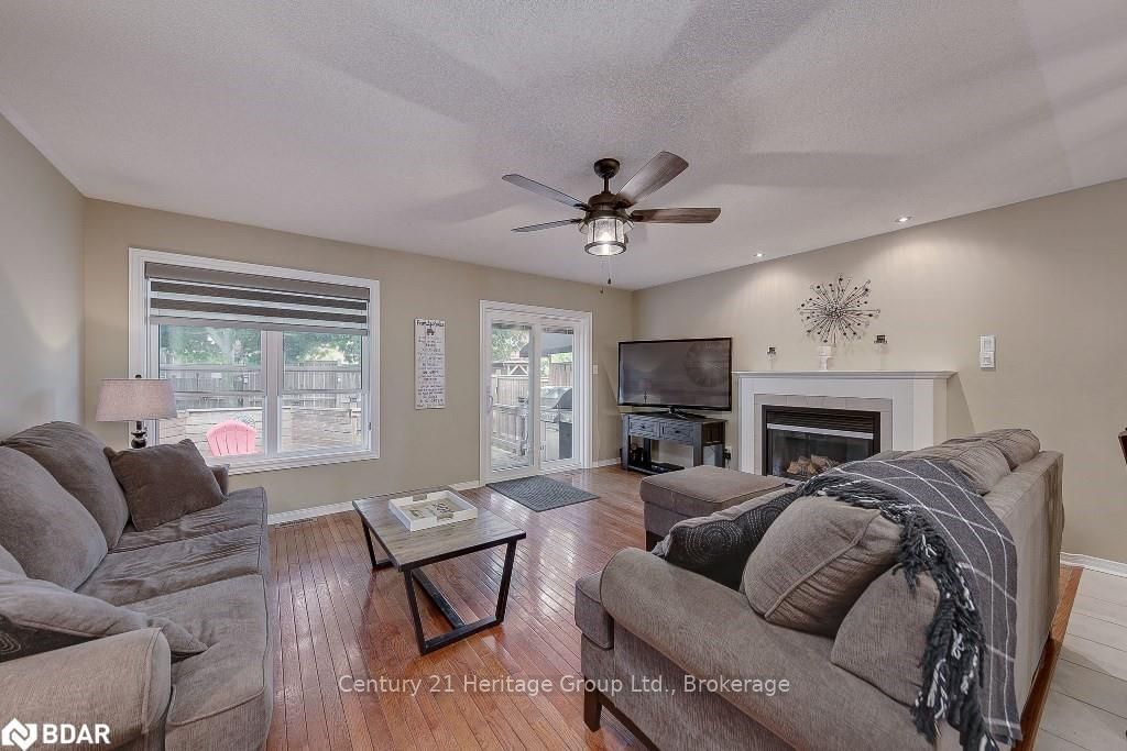 Listing Image 7