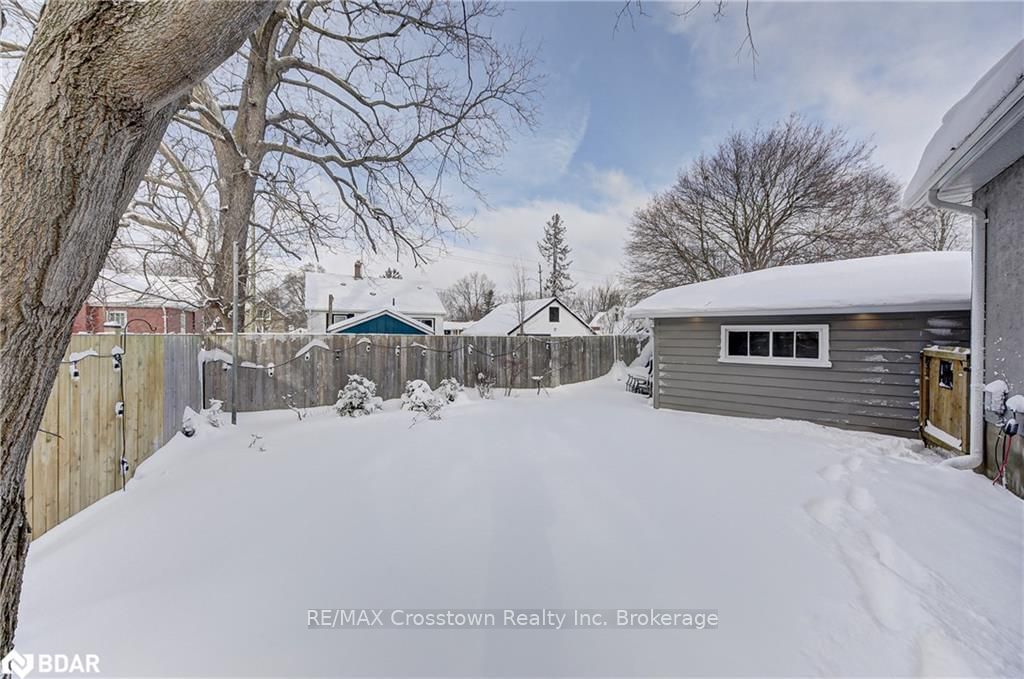 Listing photo 5