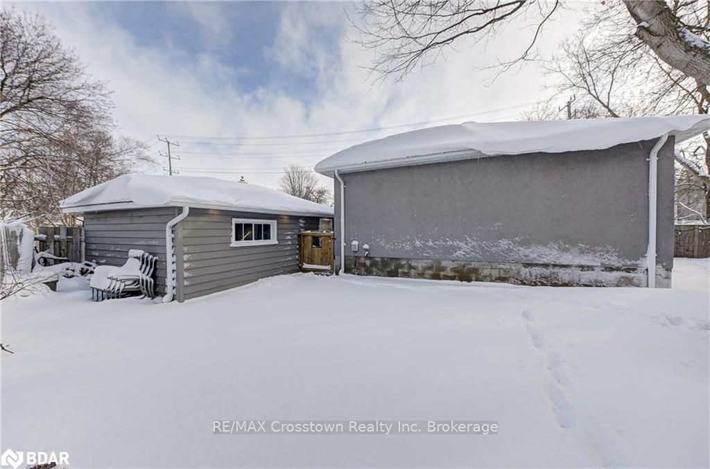 Listing Image 8