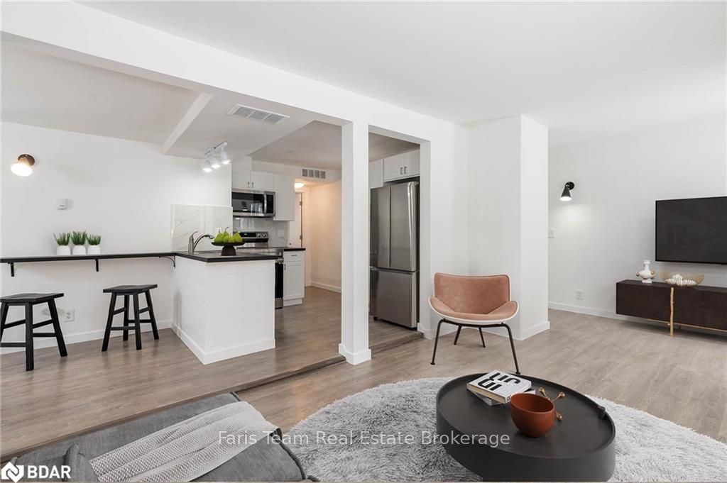 Listing Image 12