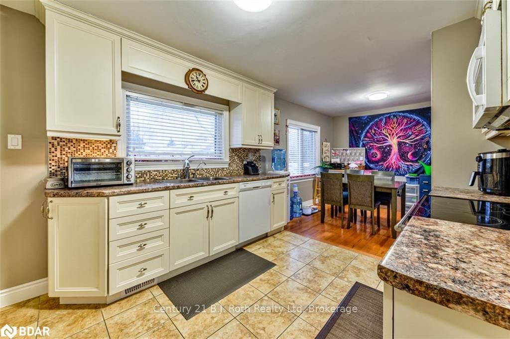 Listing Image 7