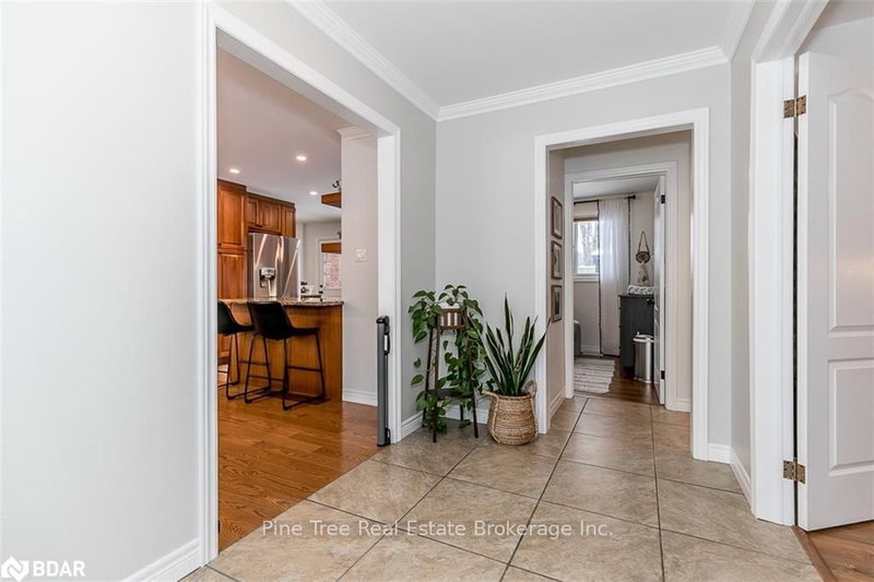 34 Cedar Creek Rd, Springwater, L9X 0P5 | Image 3