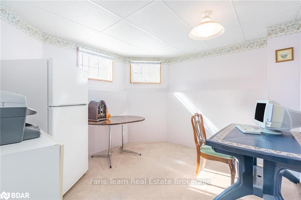 Listing Image 16