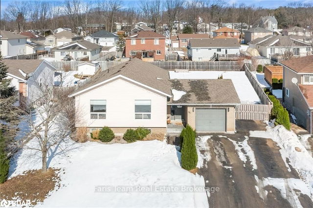 86 OXLEY Drive
