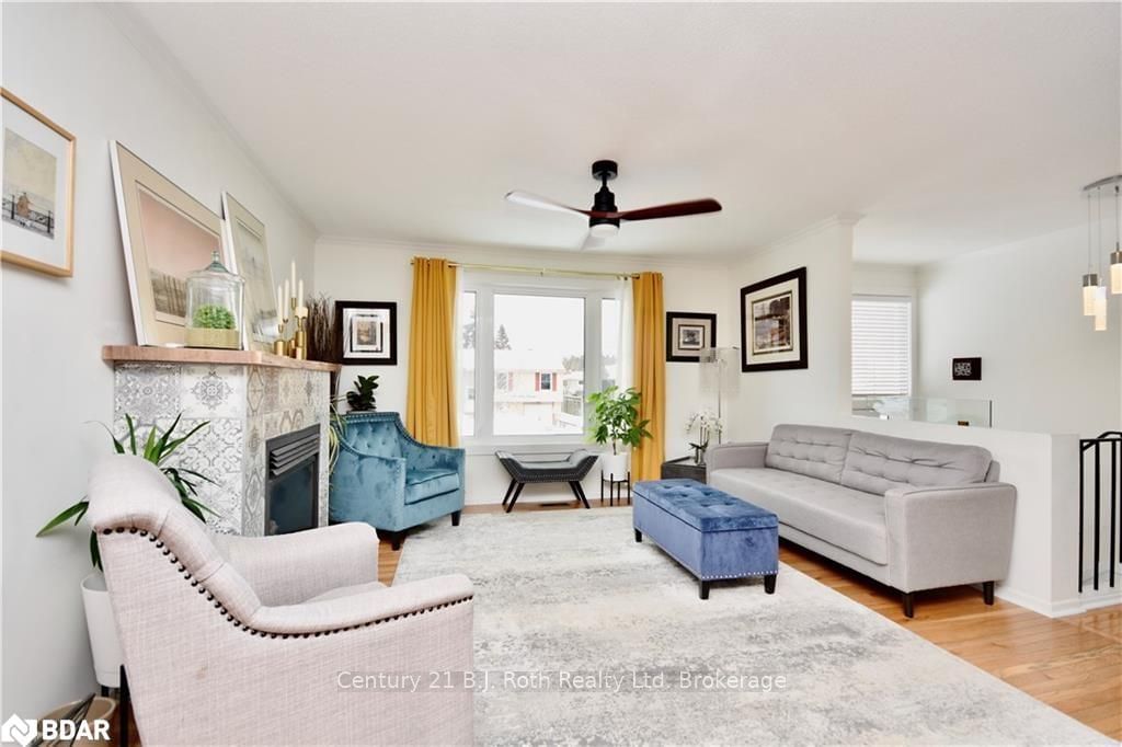 Listing Image 5