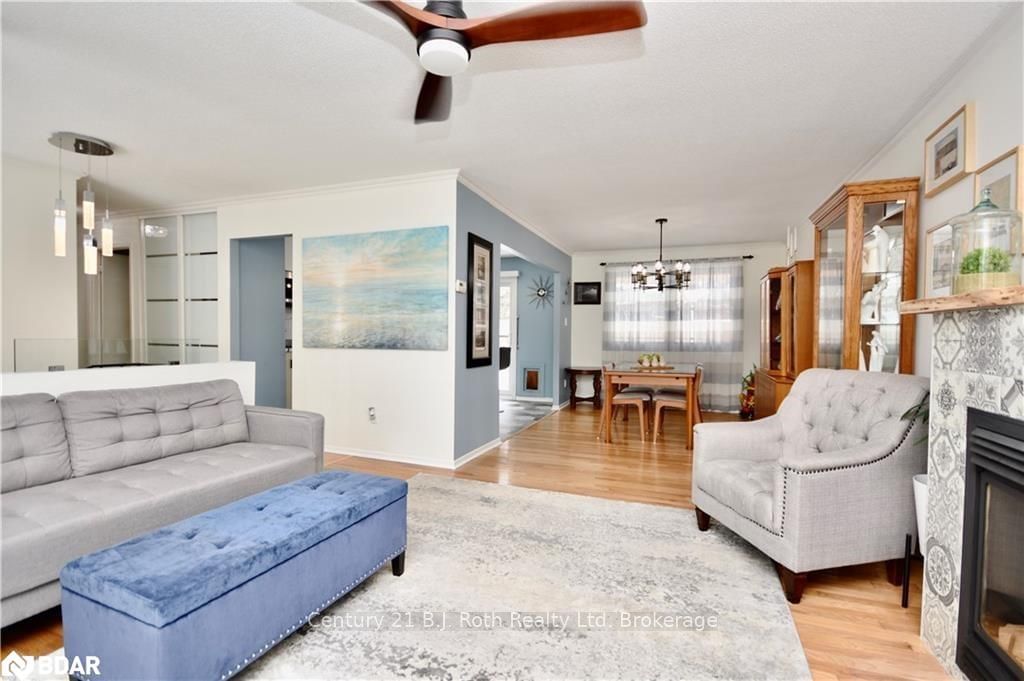 Listing Image 7