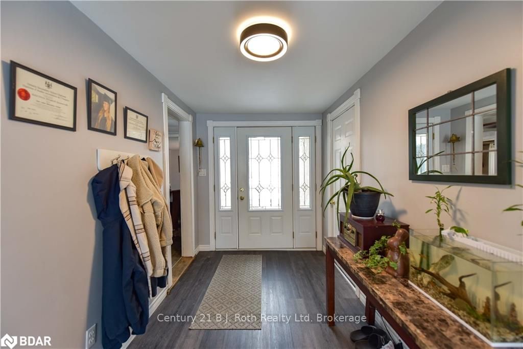 Listing Image 4