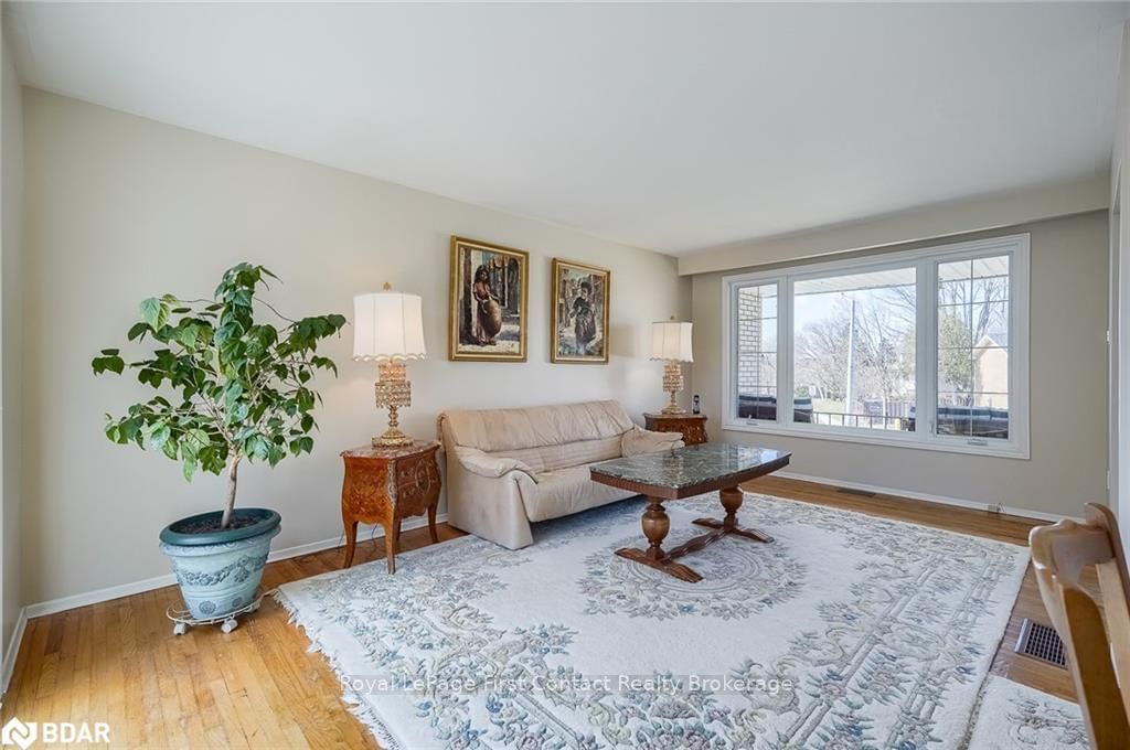 Listing Image 7