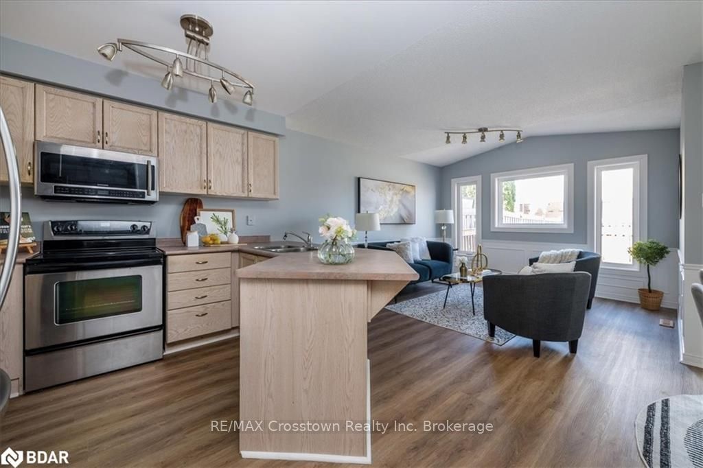 Listing Image 7
