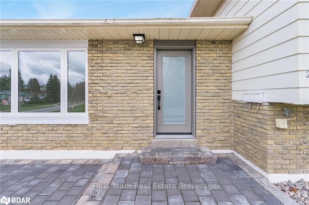 Listing Image 3