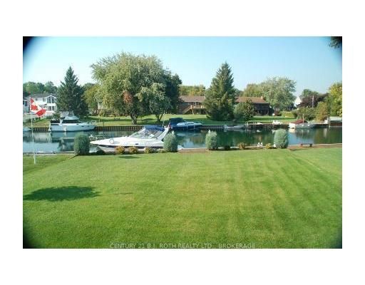 456 Mooney Cres, Orillia, L3V 6R4 | Image 2