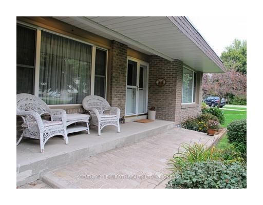 456 Mooney Cres, Orillia, L3V 6R4 | Image 3