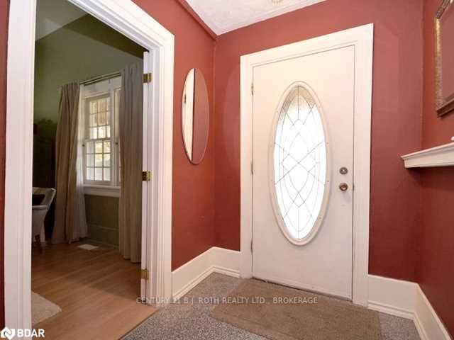 Listing Image 4