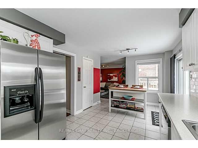 Listing Image 5