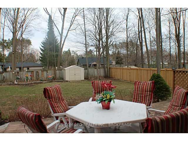 8 Malta Cres, Springwater, L9X 0P2 | Image 3