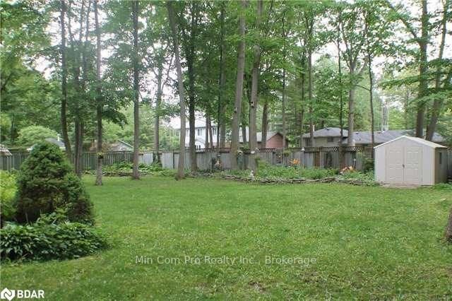 8 Malta Cres, Springwater, L9X 0P2 | Image 2