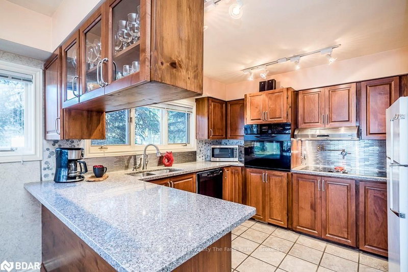 238 Robins Point Rd, Tay, L0K 2A0 | Image 3