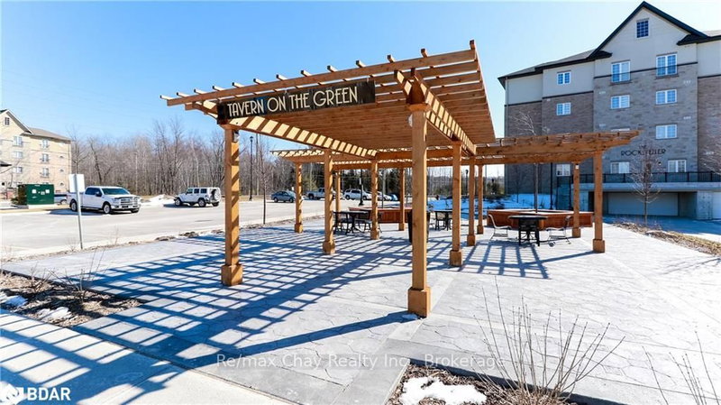 402 - 40 Ferndale Dr S, Barrie, L4N 2L3 | Image 2