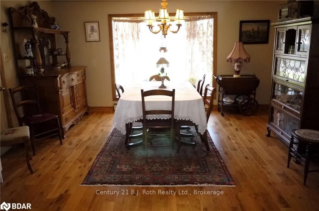 Listing Image 5