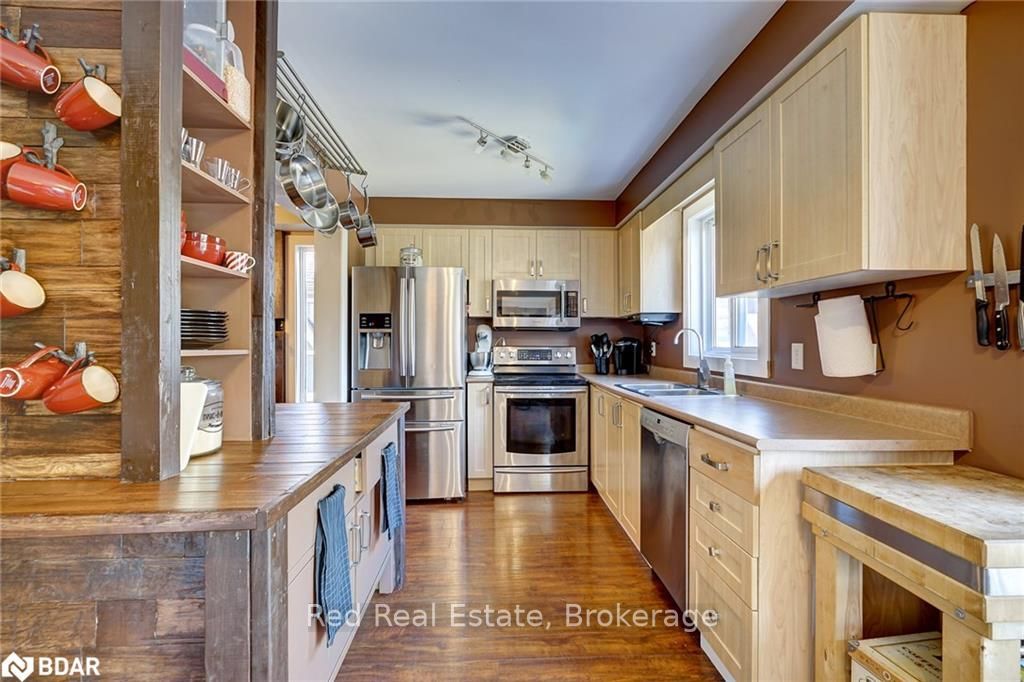 Listing Image 7