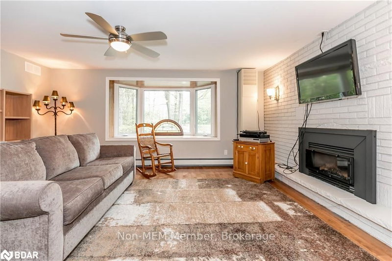 780 Marshall Rd, Tiny, L0K 2E0 | Image 2