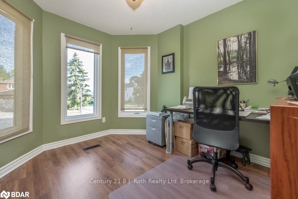 Listing Image 8