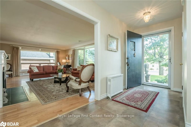 62 Letitia St, Barrie, L4N 1P1 | Image 2