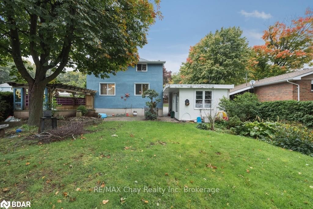 Listing photo 2