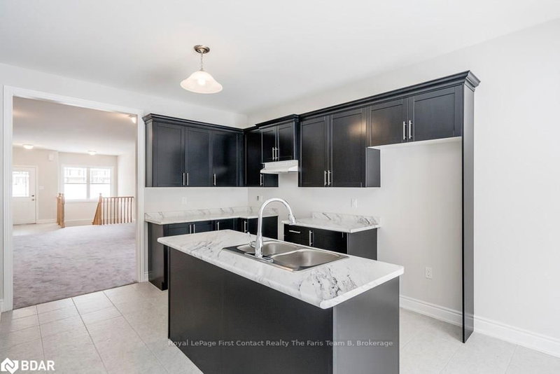 2997 Stone Ridge Blvd, Orillia, L3V 8J5 | Image 3