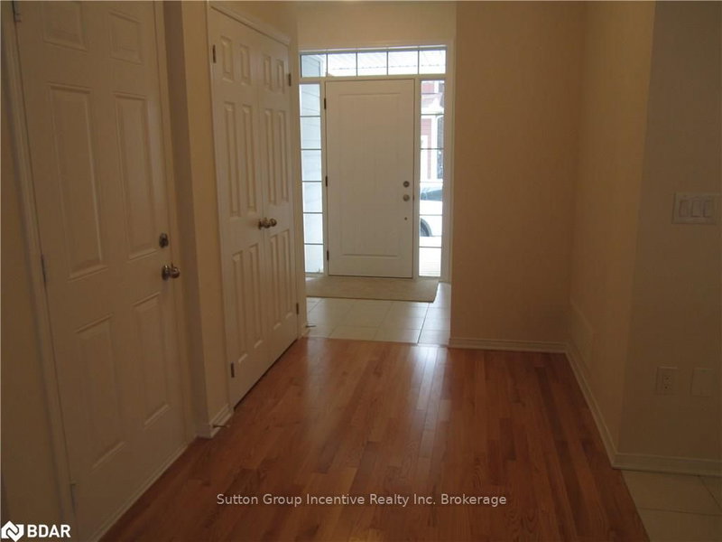 3318 Summerhill Way, Severn, L3V 0E1 | Image 3