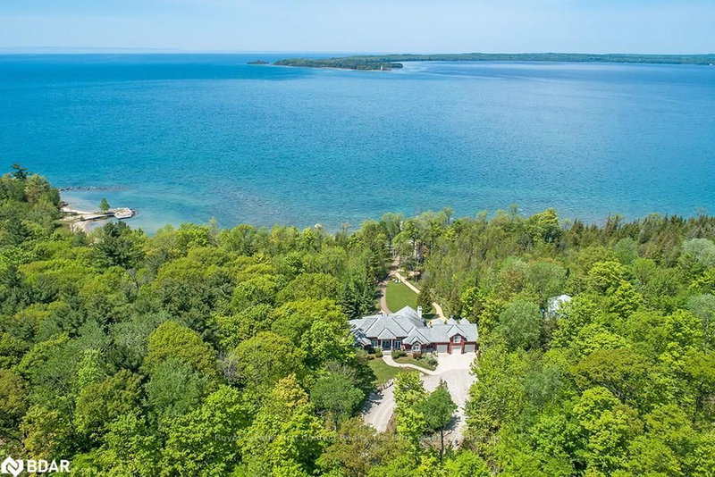 679 Sandy Bay Rd, Tiny, L9M 0H6 | Image 2