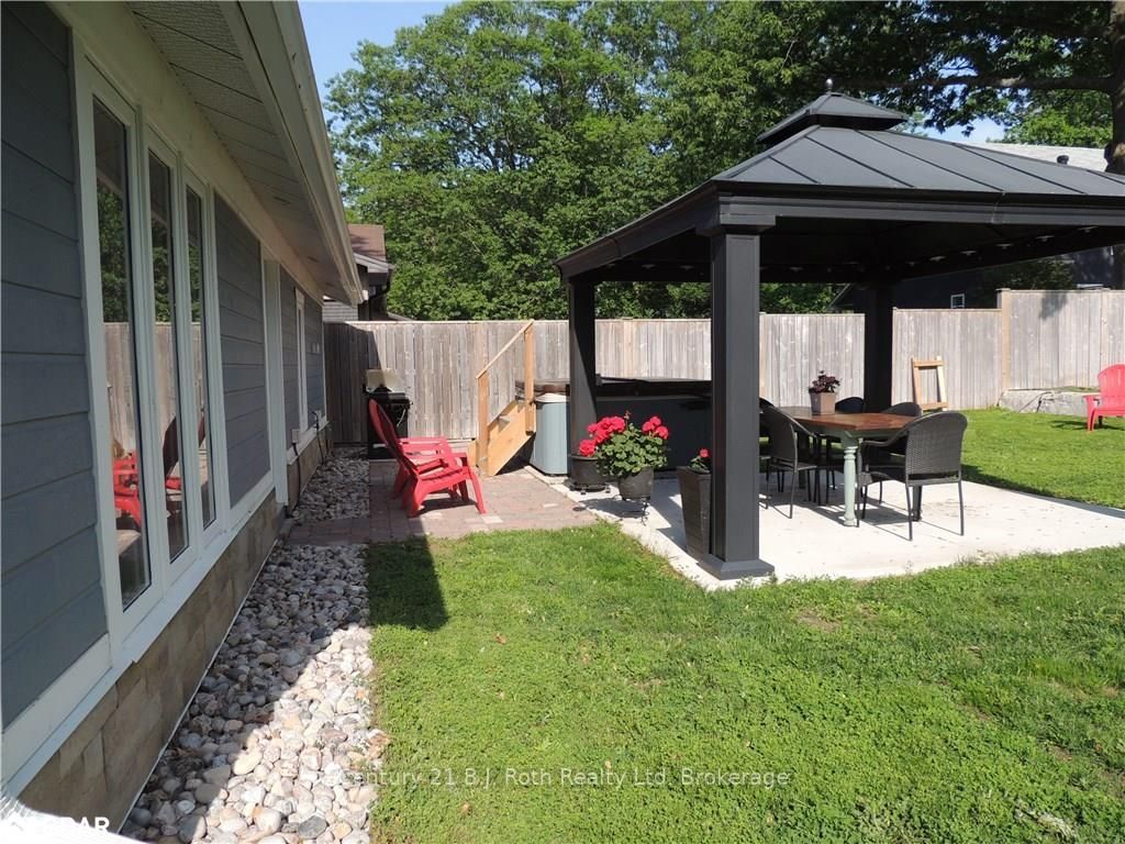 Listing Image 4