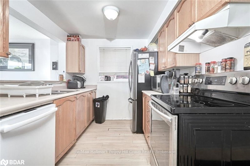 283 Dunsmore Lane, Barrie, L4M 7A7 | Image 2