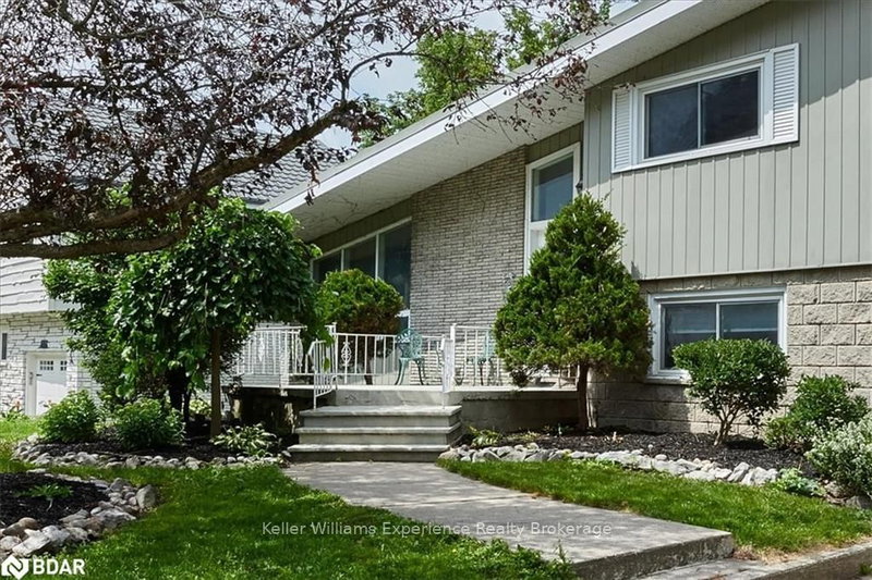 46 Eugenia St, Barrie, L4M 1P8 | Image 2