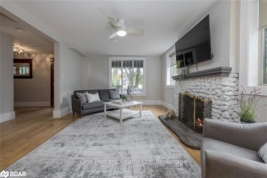 Listing Image 7
