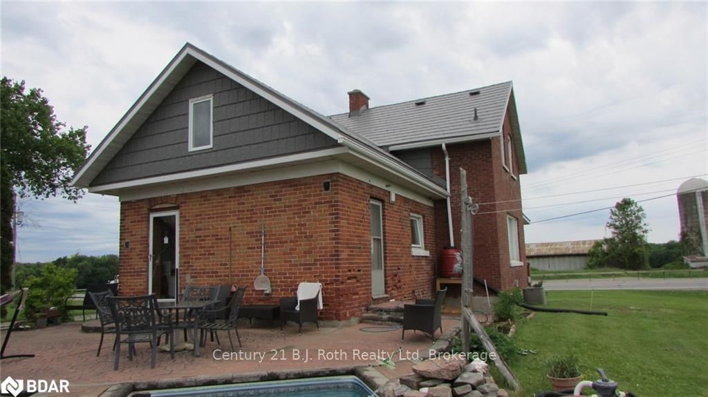Listing photo 2